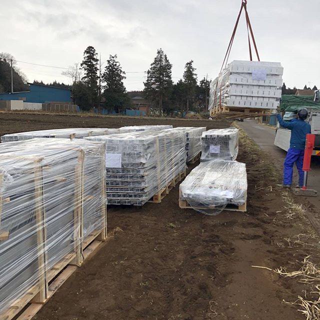 本日は阿見町の野立て太陽光発電の現場に行ってます。