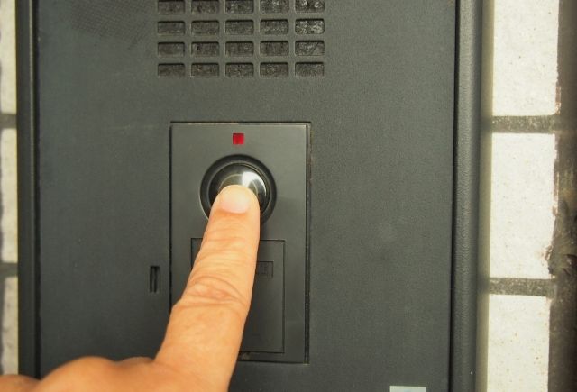 常総市　蓄電池　太陽光発電　工事　業者　自社施工　訪問型業者とのその場での契約は要注意です！