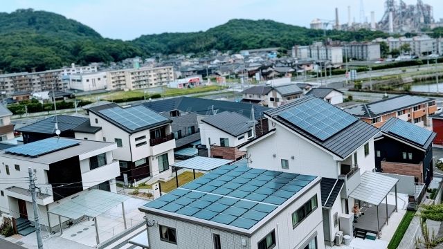太陽光発電パネルの設置が義務化される？賃貸物件で導入するメリットとともに解説
