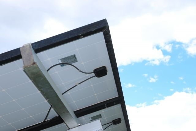 太陽光パネルは素材によってどのように違うのか？