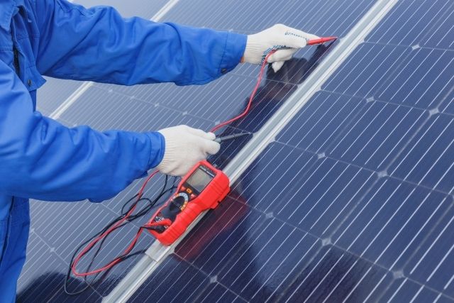 太陽光パネルのメンテナンス費用はどれくらい？