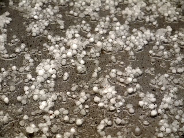 ソーラーパネルに雹が落下すると壊れる？